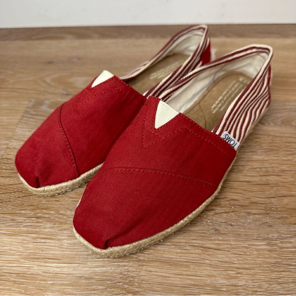NWOT Toms Red White Striped Slip On Flat Shoes, Size 7.5